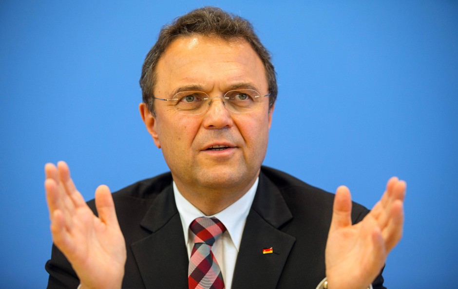 Im Gespräch HansPeter Friedrich (CSU) „Diese Leute sind tickende