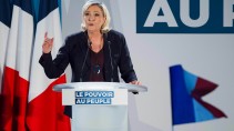 Der Aachener Vertrag sei  sehr schwerwiegend und werde „die Macht unseres Landes untergraben“, sagte Le Pen.