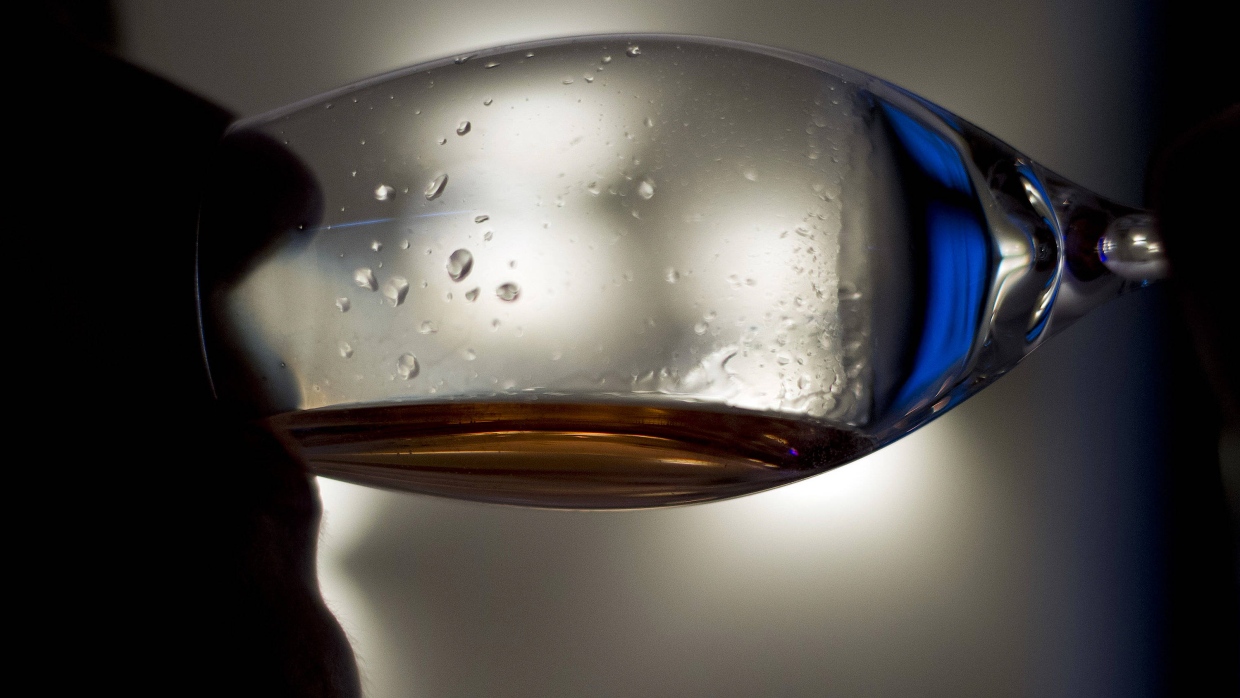 Therapie ohne Abstinenz: Hilft „kontrolliertes Trinken“ im Kampf gegen die Alkoholsucht? Therapie ohne Abstinenz: Hilft „kontrolliertes Trinken“ im Kampf gegen die Alkoholsucht?