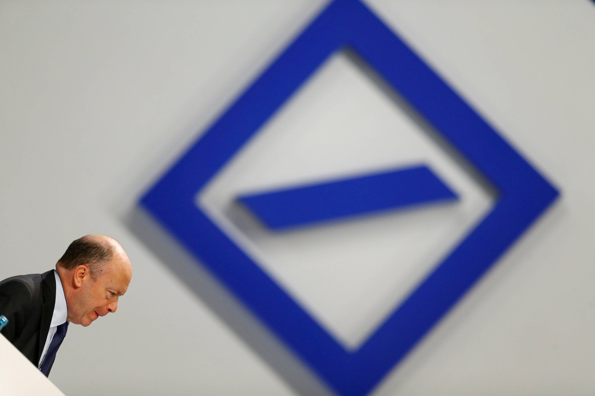 Was Ist Bei Der Deutschen Bank Schiefgelaufen