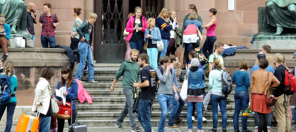 Geldanlage Fur Studenten Tipps Zum Sparen Und Geld Anlegen