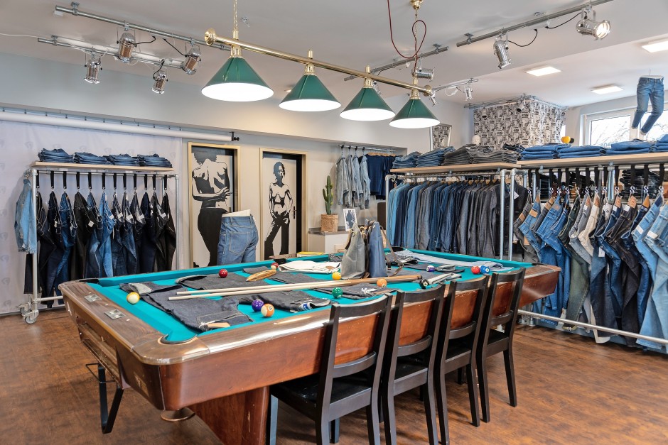 Bild zu Jeans aus BioCotton oder recycelter Baumwolle Bild 1 von 1 FAZ