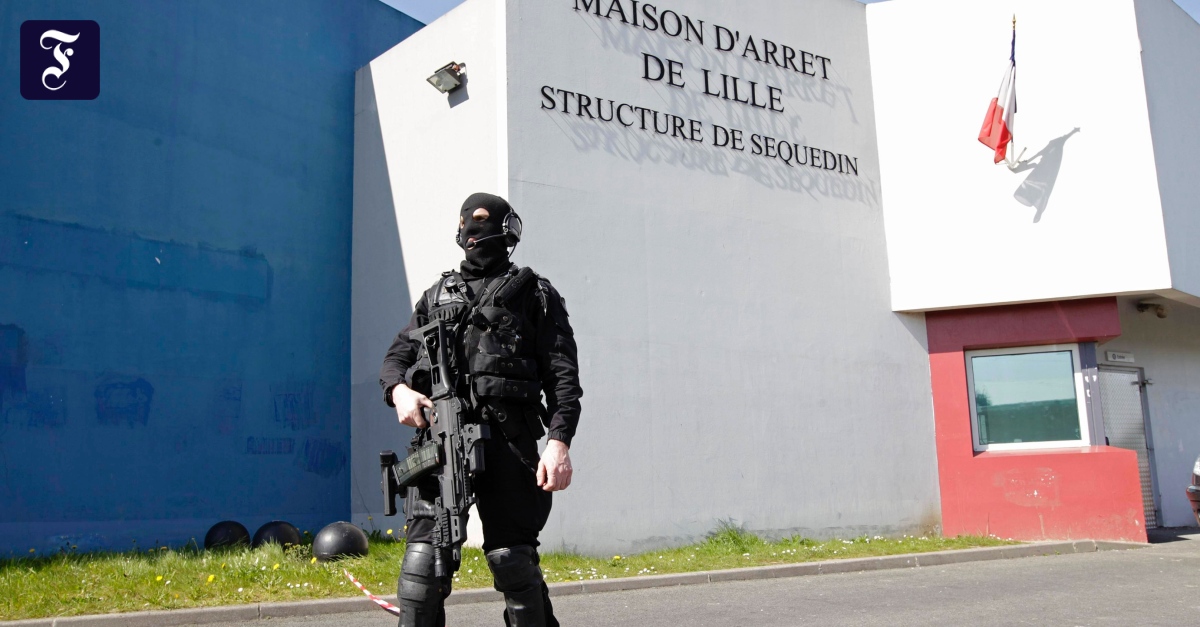 Frankreich: Häftling sprengt sich den Weg in die Freiheit - Kriminalität - FAZ