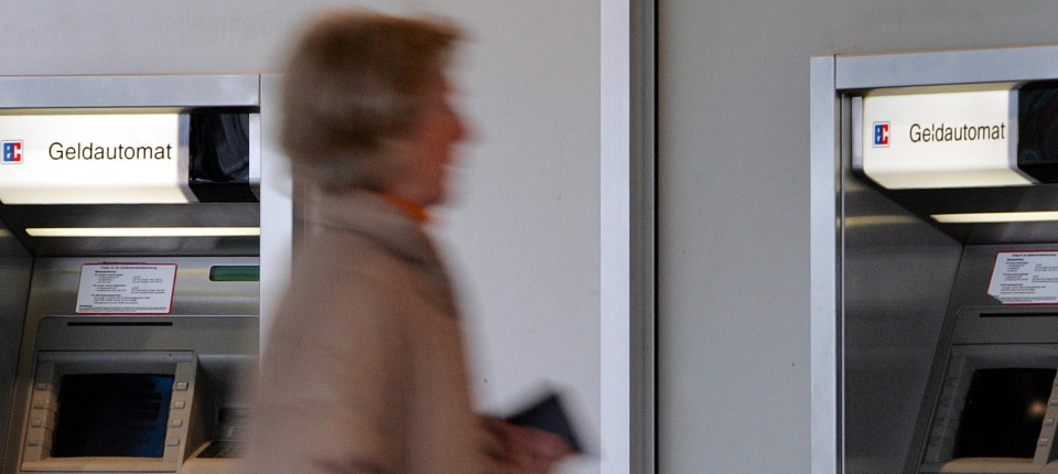 Banken Verlangen Mehr Gebuhren Beim Geldabheben