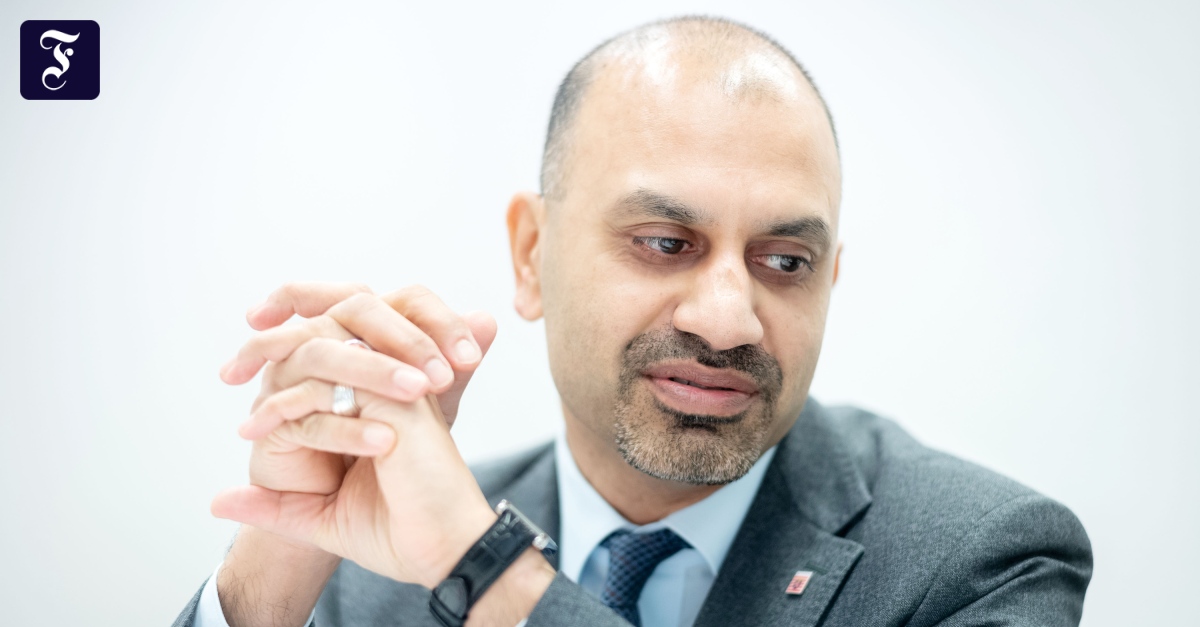 Scheidender UniPräsident Mukherjee zieht Bilanz