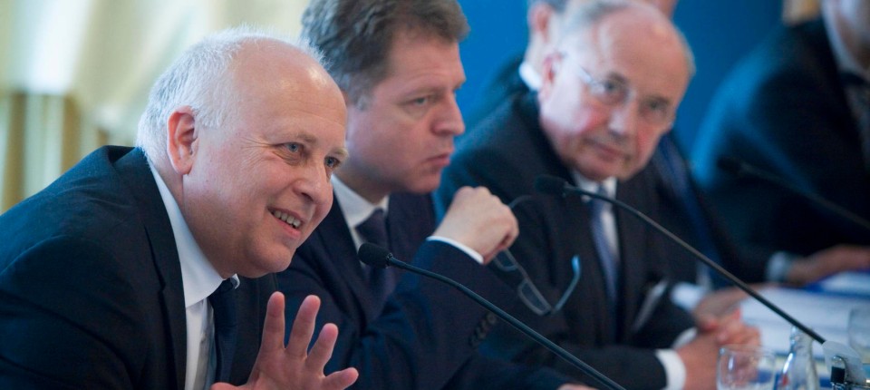 Privatbank Zieht Bilanz Metzler Zeigt Verstandnis Fur Blockupy