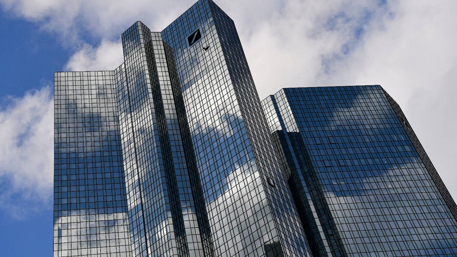 Deutsche Bank Wird Zu Mindestdividende Verurteilt