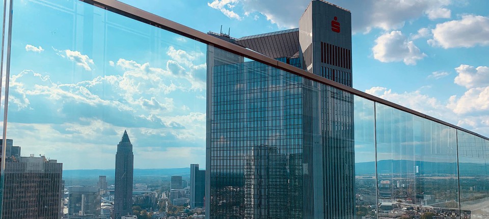 Grosse Herausforderungen Fur Autoindustrie Und Banken