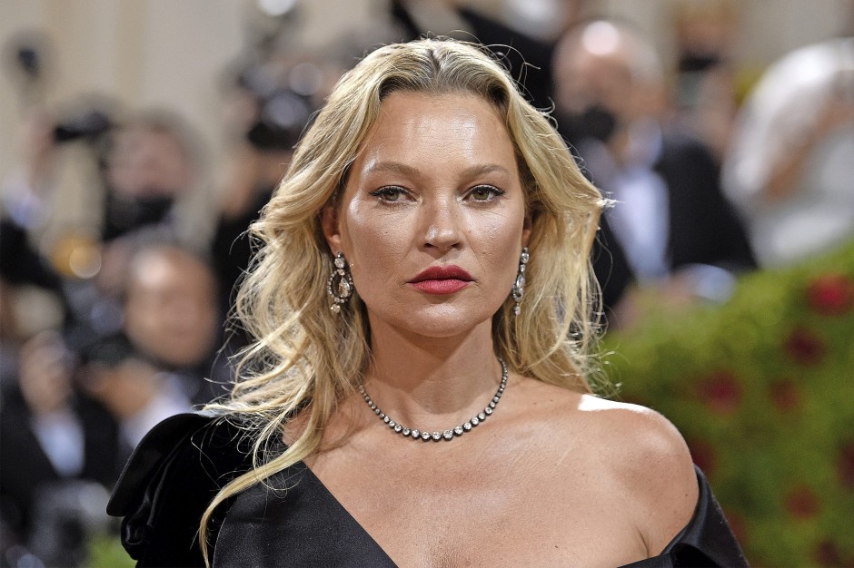 Bild zu Die Unperfekte Kate Moss feiert 50. Geburtstag Bild 1 von 1
