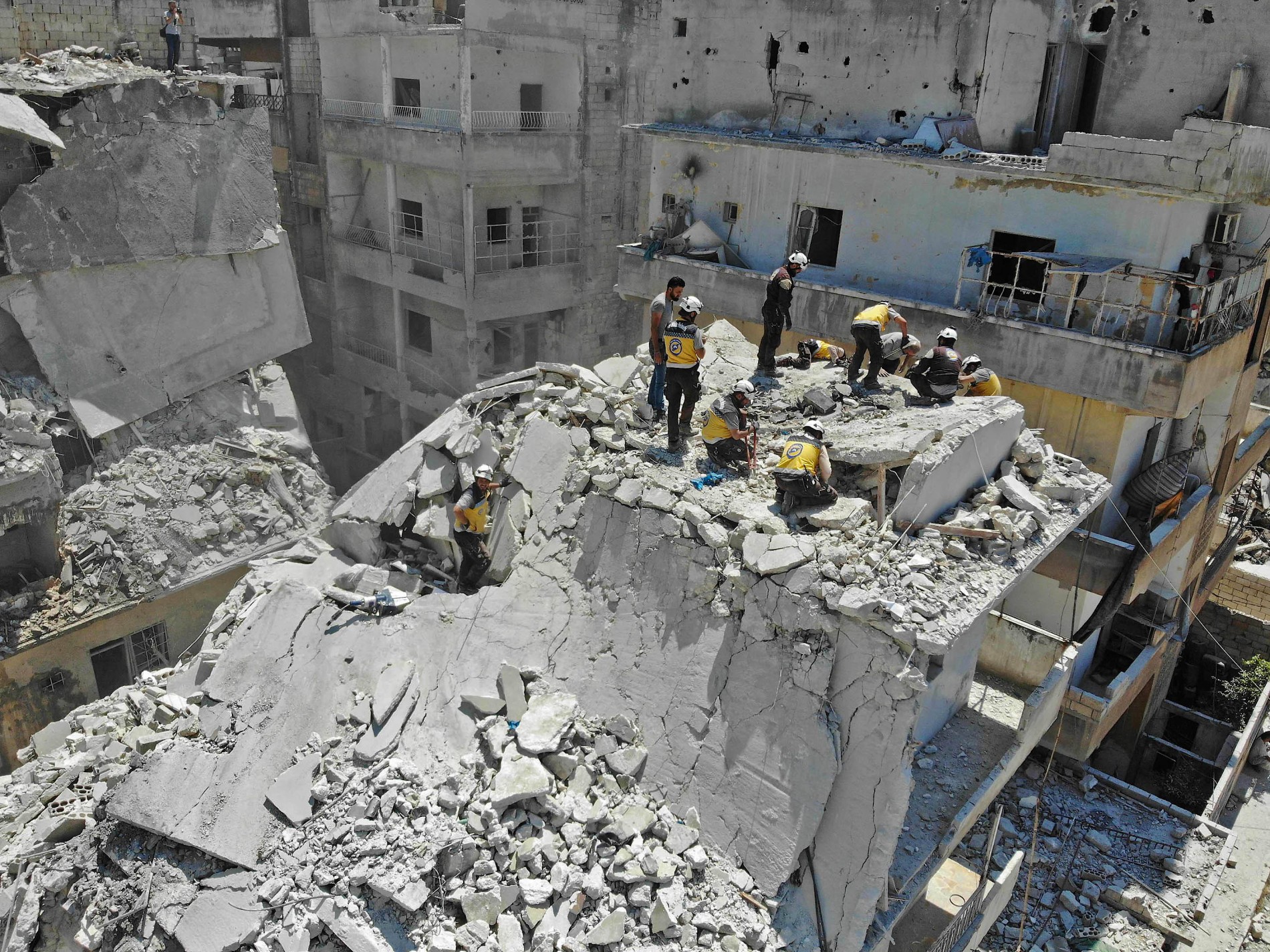 Syrien 15 Menschen Bei Luftangriff Getotet