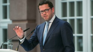 Guttenberg soll sich für „Augustus Intelligence“ eingesetzt haben