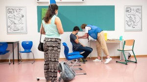 „Luftfilter und Testung asymptomatischer Kinder sind verzichtbar“