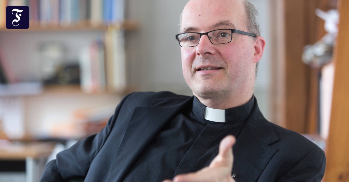 Stephan Kessler vom Priesterseminar Sankt „Sitzt, passt und