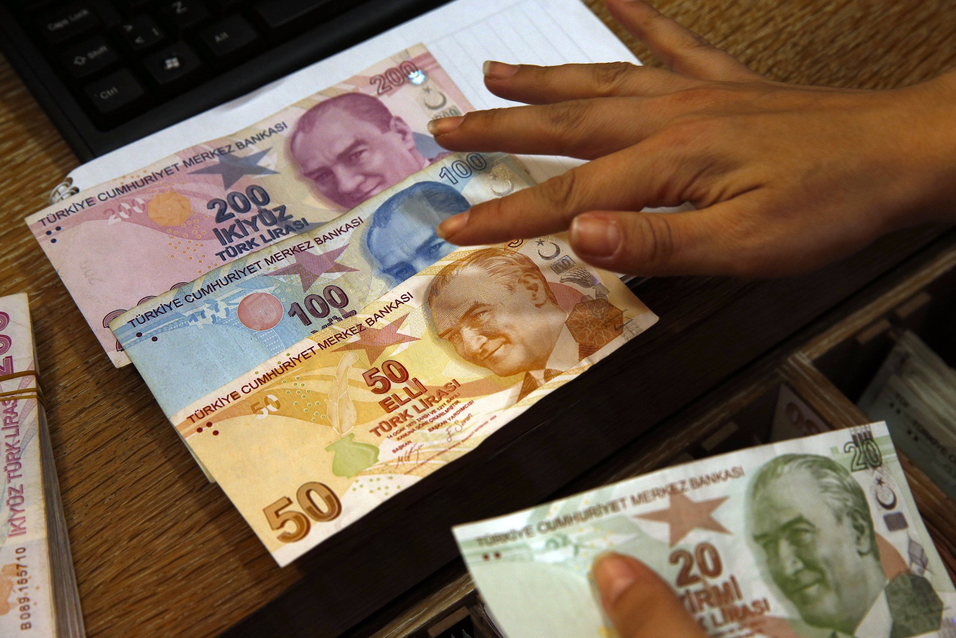 Erdogans Personalpolitik Der Tiefe Fall Der Turkischen Lira
