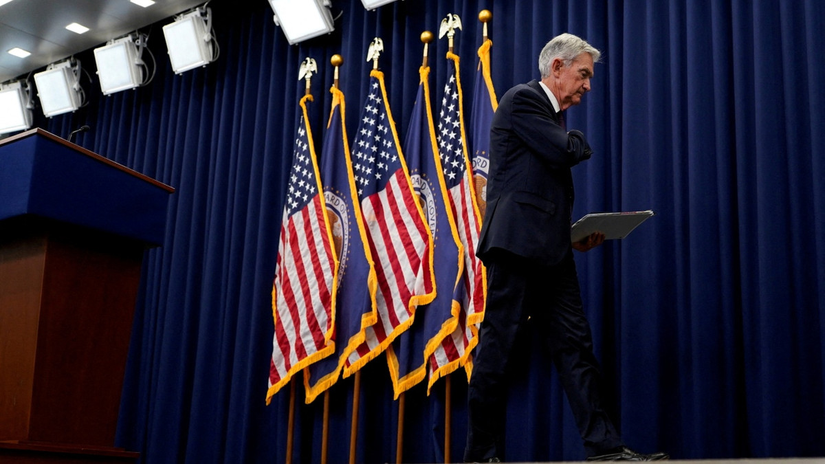 Der Vorsitzende der US-Notenbank, Jerome Powell, verlässt am Ende einer Pressekonferenz am 17. September 2025 in Washington den Saal. - Reuters