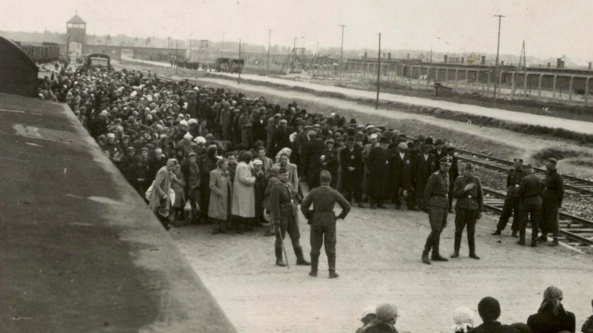 ZDF-Doku „Überleben in Auschwitz“: Was der Holocaust war ZDF-Doku „Überleben in Auschwitz“: Was der Holocaust war