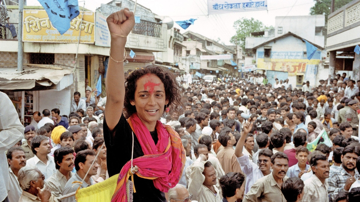 Arundhati Roys Erinnerungen: Umarmung eines Stachelschweins Arundhati Roys Erinnerungen: Umarmung eines Stachelschweins