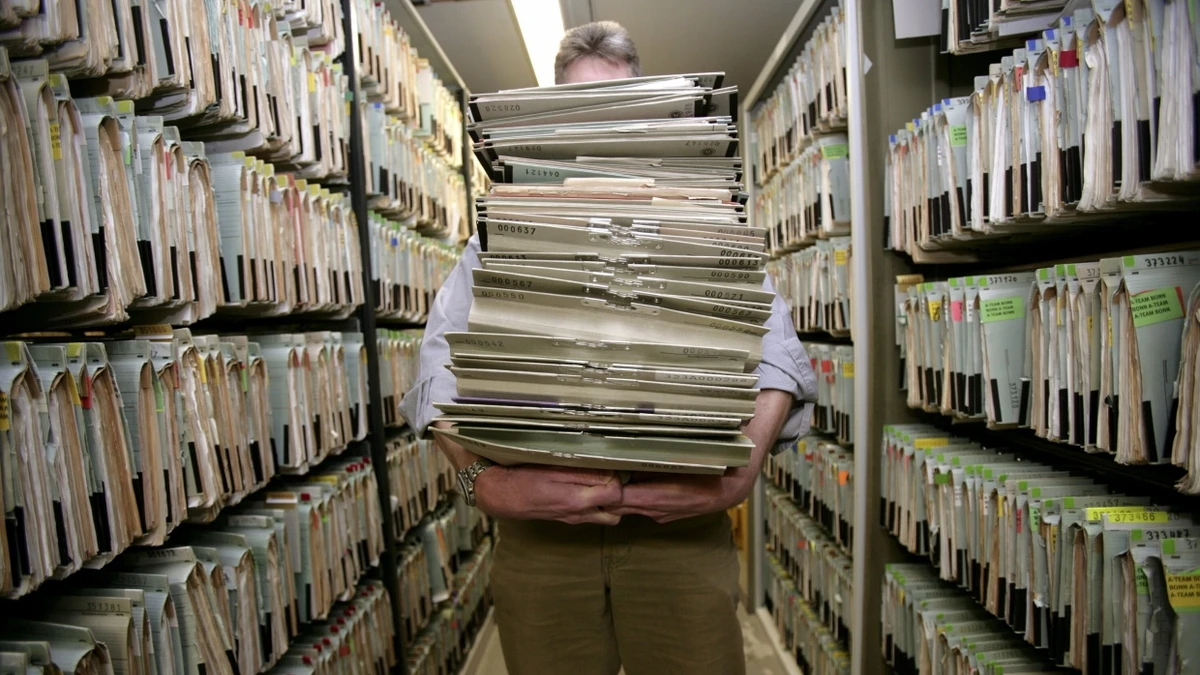 F.A.Z. Podcast für Deutschland: Bürokratiemaschine: „30.000 Leute, die den ganzen Tag an Vorschriften arbeiten“