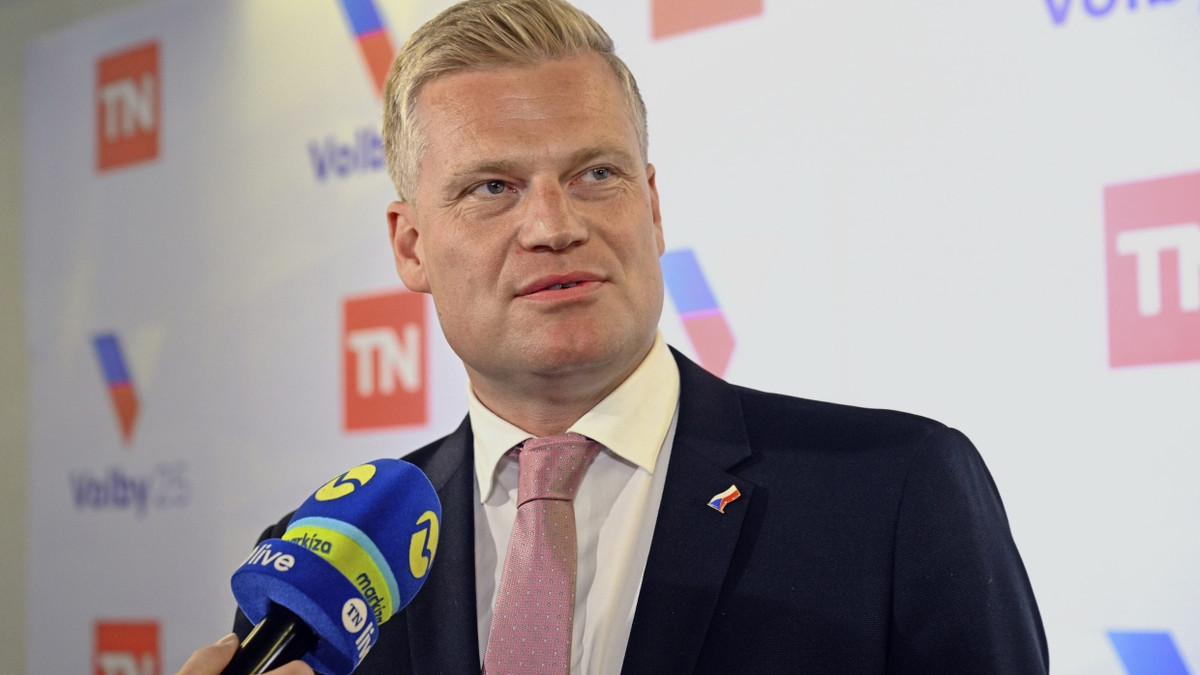 Filip Turek Anfang Oktober vor einem Fersehmikro - Picture Alliance