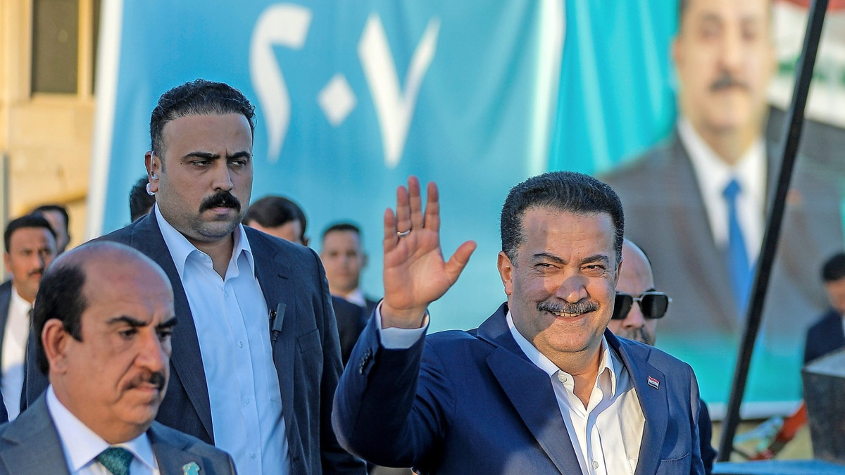 Iraq votes early, world watches