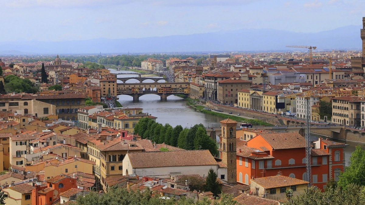 Florenz als Stadt der Liebe: E. M. Forsters „Zimmer mit Aussicht“ erzählt von Liebe, Selbstfindung und dem Sehnsuchtsort Italien. - AP