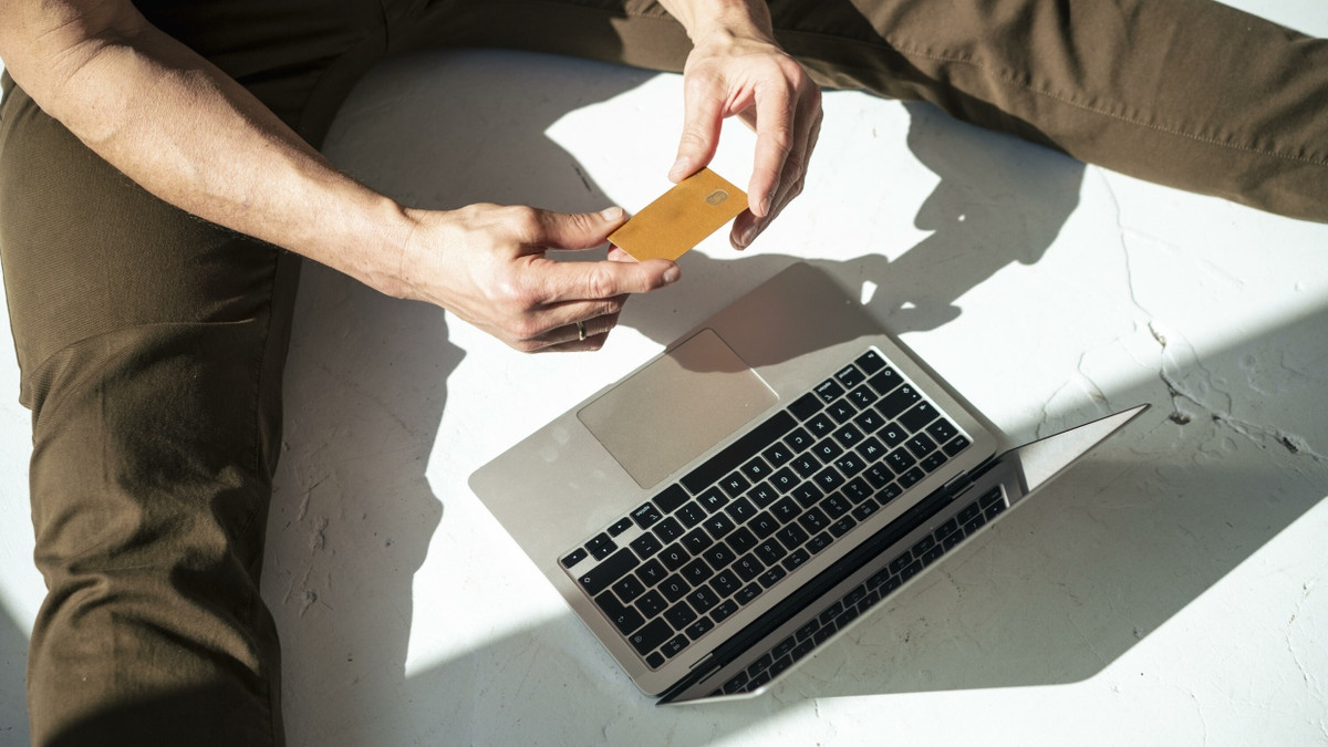 Verbraucher nutzen Vergleichsportale wie Idealo, um Geld zu sparen. - Picture Alliance