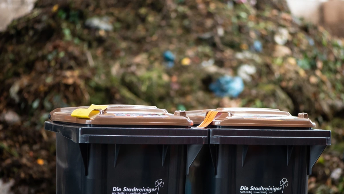 Von Montag an müssen Deutsche für vier Wochen mit Kontrollen der Bioabfällen rechnen. - dpa