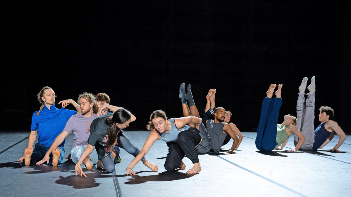 Die Dresden Frankfurt Dance Company probt „Abschied“ im Bockenheimer Depot Frankfurt. - Frank Röth