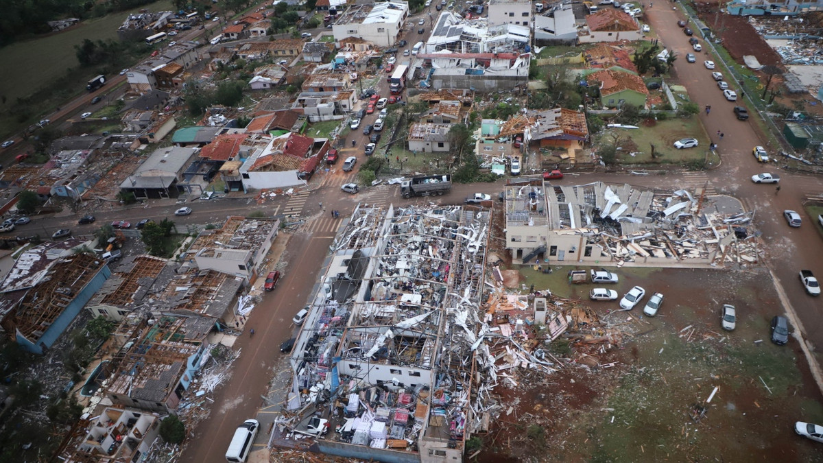 Mehr als 400 Verletzte: Mindestens sechs Tote bei Tornado in Brasilien Mehr als 400 Verletzte: Mindestens sechs Tote bei Tornado in Brasilien