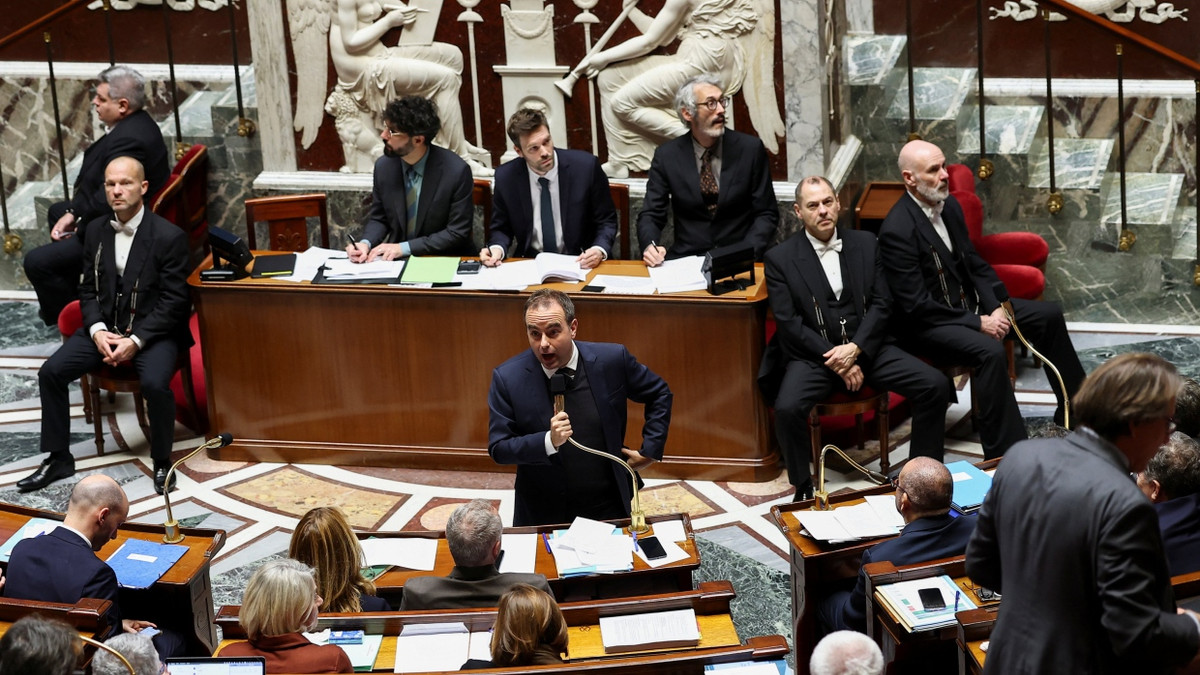 Haushaltsstreit: Frankreichs Parlament stimmt für Aussetzung der Rentenreform Haushaltsstreit: Frankreichs Parlament stimmt für Aussetzung der Rentenreform