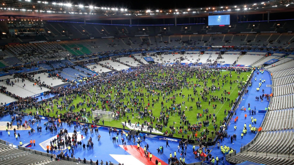 Zehn Jahre nach Pariser Terror: Antworten auf das Unmenschliche