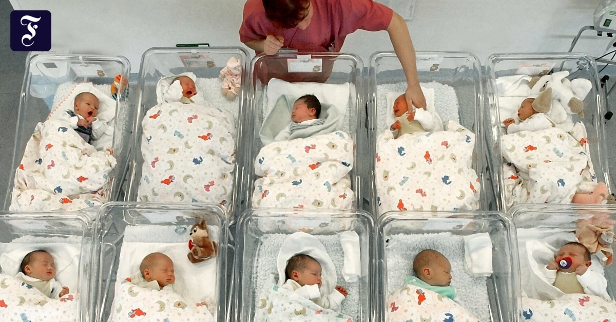 Kolumne-Hanks-Welt-Warum-sich-der-Babymangel-nicht-einfach-l-sen-l-sst