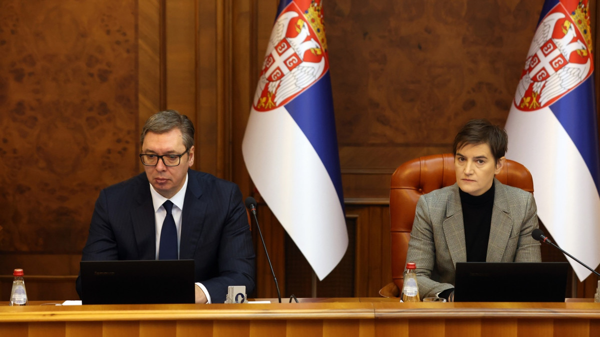 Serbiens Präsident Aleksandar Vucic und Parlamentspräsidentin Ana Brnabic - EPA