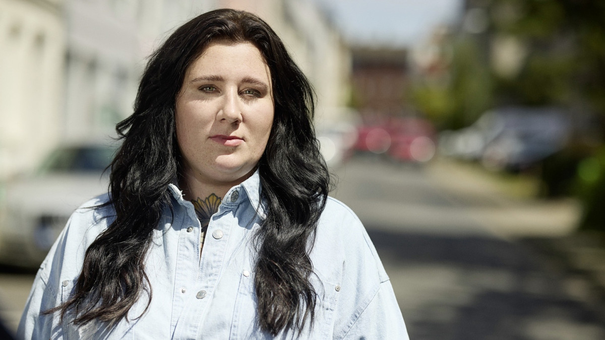 Lena Schättes Roman: „Wenn eine Frau zu viel trinkt, ist das was anderes“