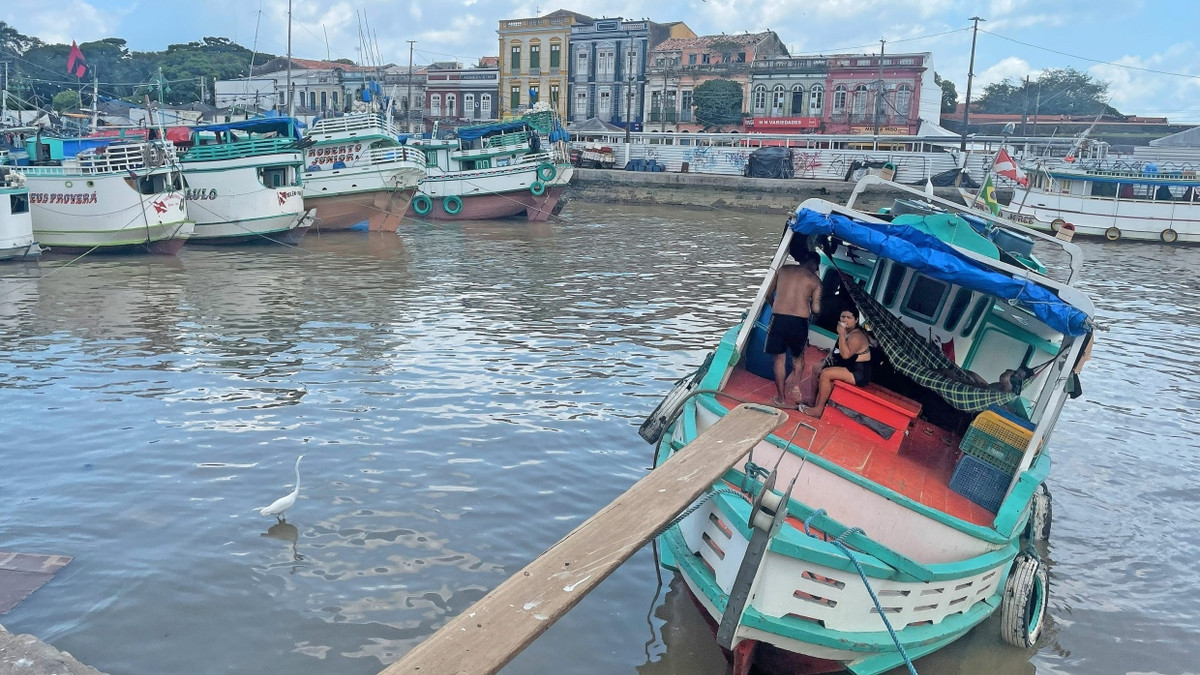 Boote vor Kolonialfassaden: Im Hafen von Belém in Brasilien. - Christine Wollowski