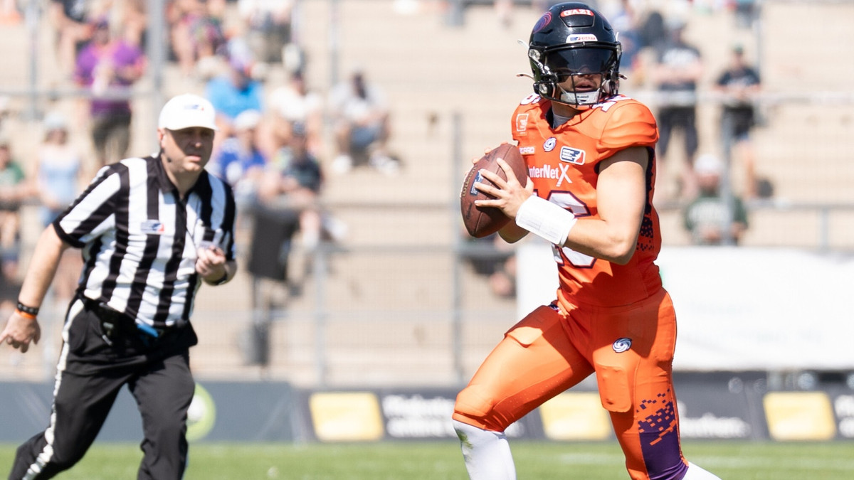 Quarterback Jameson Wang im Trikot von Frankfurt Galaxy - Picture Alliance