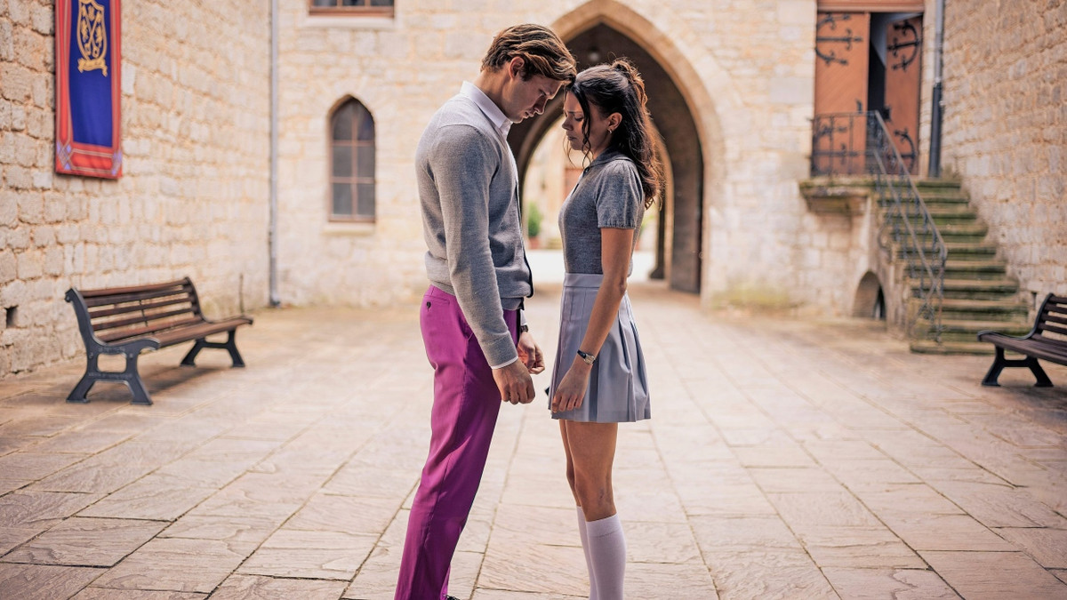 Neue Staffel „Maxton Hall“: Wo die Liebe hinschmelzt Neue Staffel „Maxton Hall“: Wo die Liebe hinschmelzt