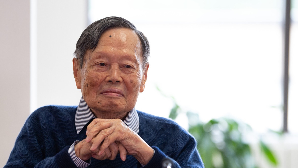 Chen Ning Yang bei der Einweihung seines Archivs an der Tsinghua-Universität im Mai 2021. - picture alliance / Xinhua News Agency