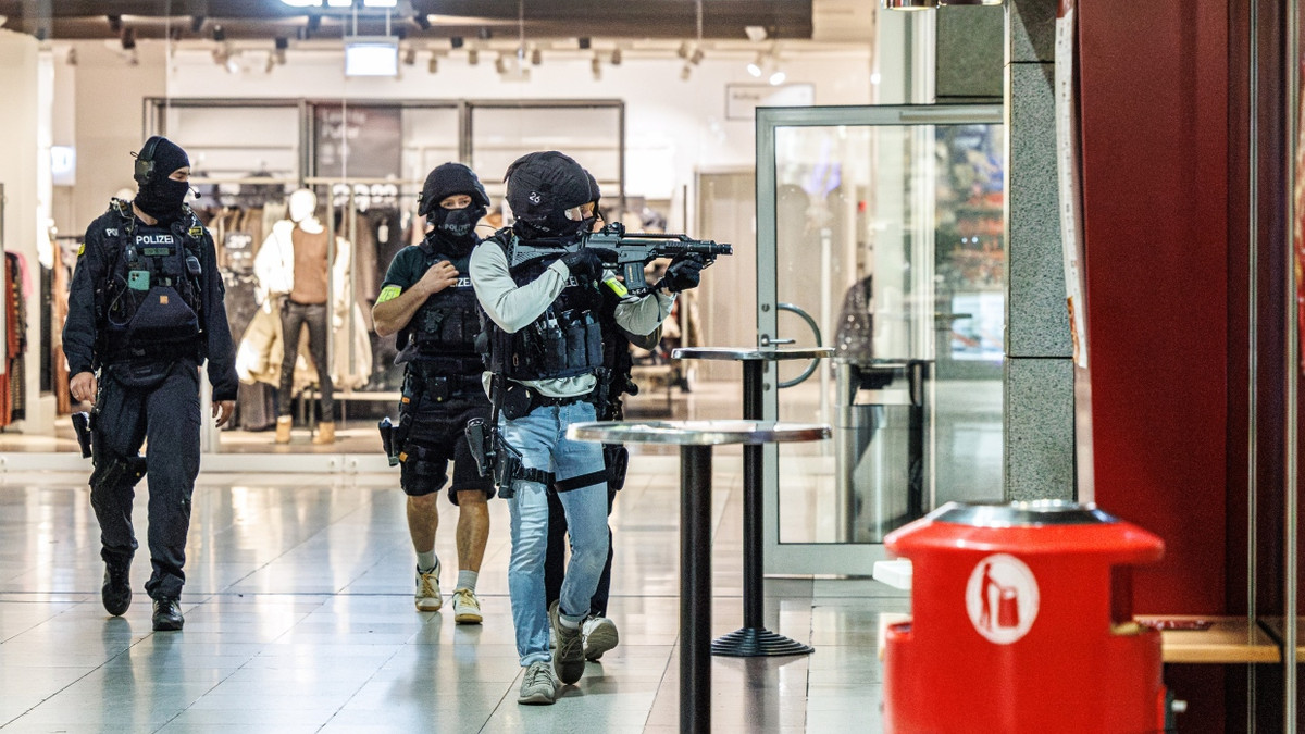 Großeinsatz in Frankfurt: Böller gelten weiterhin als Ursache für Massenpanik
