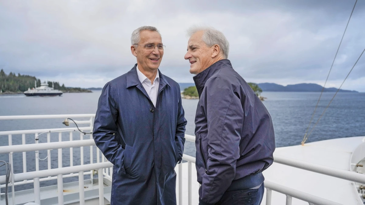Zwei auf Wahlkampftour: Støre (rechts) und Stoltenberg - IMAGO/NTB