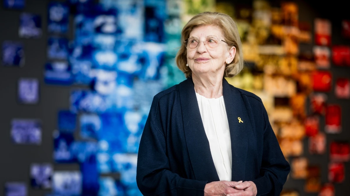 Die Holocaustüberlebenden Eva Szepesi spricht beim Walther-Bensemann-Gedächtnisturnier in Frankfurt über Ihre Geschichte. - Maximilian von Lachner [F.A.Z.-Rech