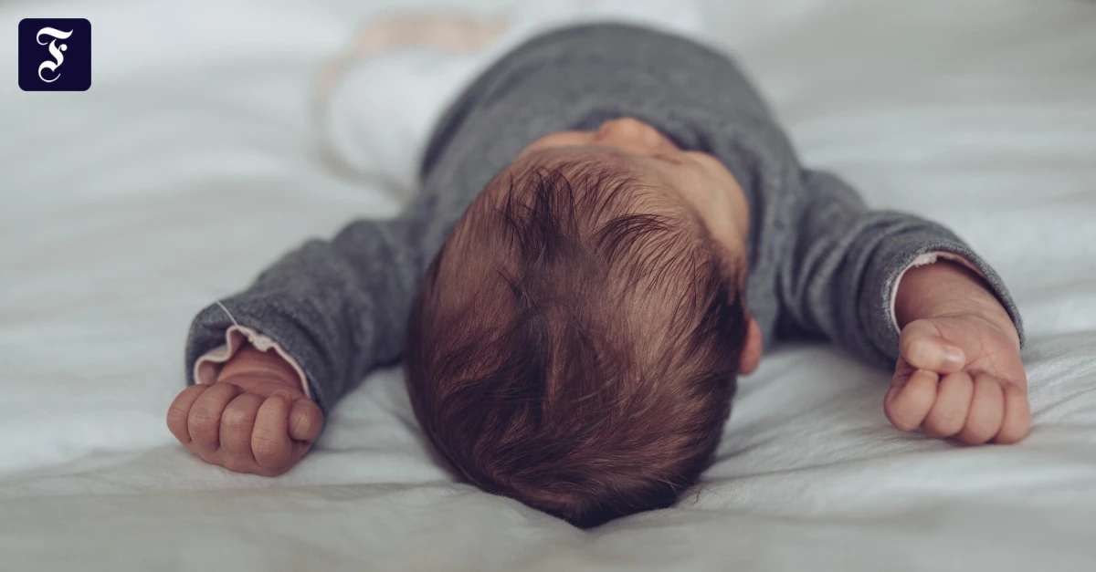 Baby ablegen: Was Eltern nachts über Genügsamkeit lernen können