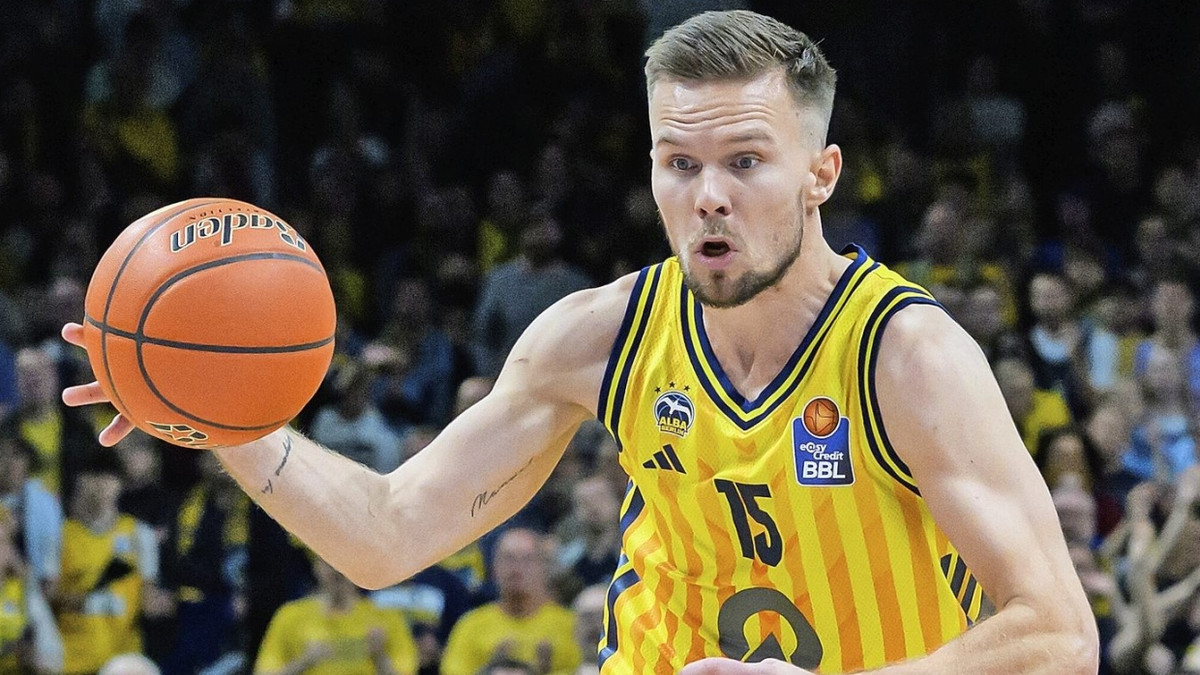 Setzt sich durch: Alba Berlins Martin Hermannsson (links) - Picture Alliance