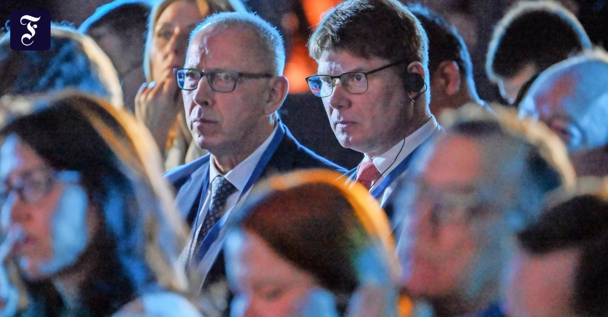 AfD-Abgeordnete-auf-Reisen-Rechte-Videogr-e-aus-Sotschi