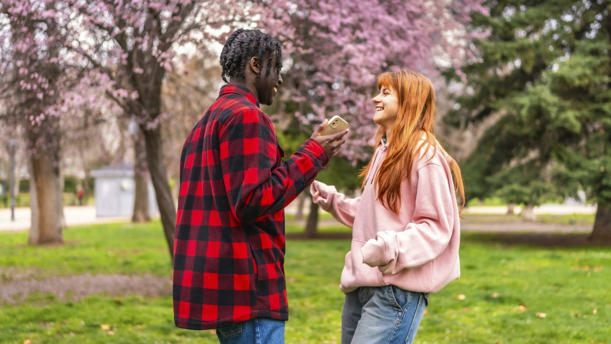 Ernüchterung nach dem Wischen: Dating-Apps verlieren ihre jüngsten Nutzer Ernüchterung nach dem Wischen: Dating-Apps verlieren ihre jüngsten Nutzer