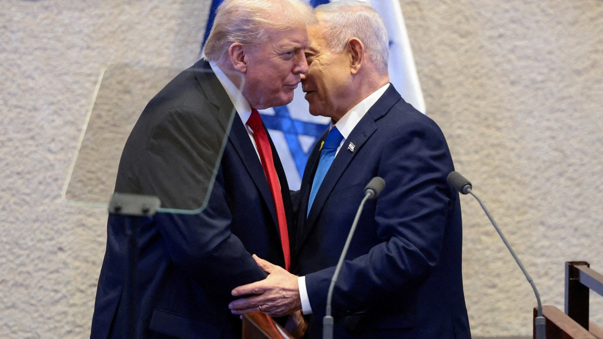 Trump am Montag in der Knesset mit Israels Ministerpräsident Netanjahu - Reuters