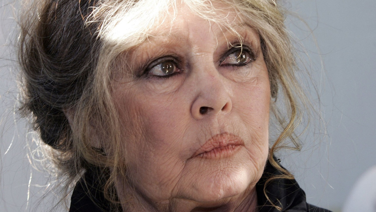 Brigitte Bardot auf X: „Ich weiß nicht, welcher Idiot die Fake News über meinen Tod verbreitet hat“