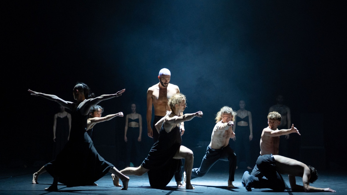 Frankfurter Ballettpremiere: Der Pulk der Glücklichen Frankfurter Ballettpremiere: Der Pulk der Glücklichen