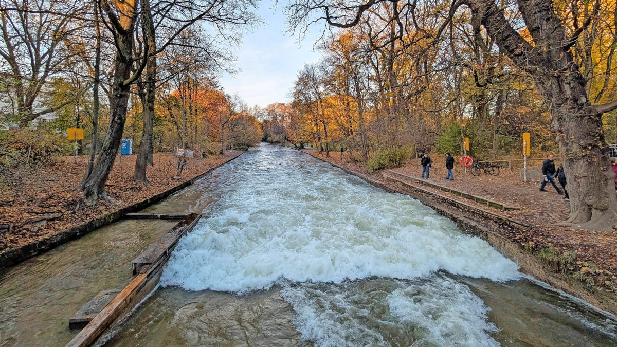 Surfen nicht möglich: Warum hat der Münchner Eisbach keine Welle mehr?
