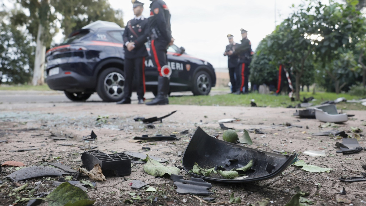 Mafia im Verdacht: Bombenanschlag zerstört Auto eines bekannten italienischen Journalisten